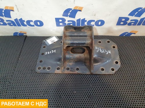 Кронштейн траверсы правый