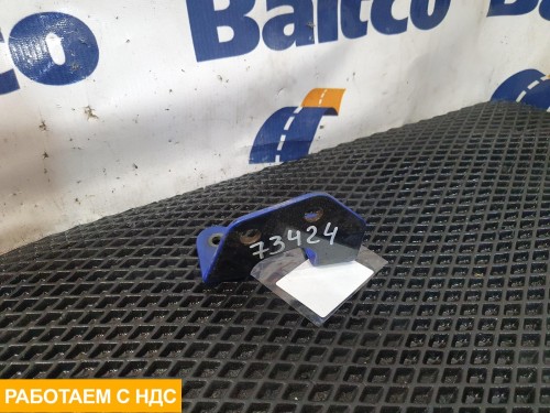 Кронштейн ускорительного клапана